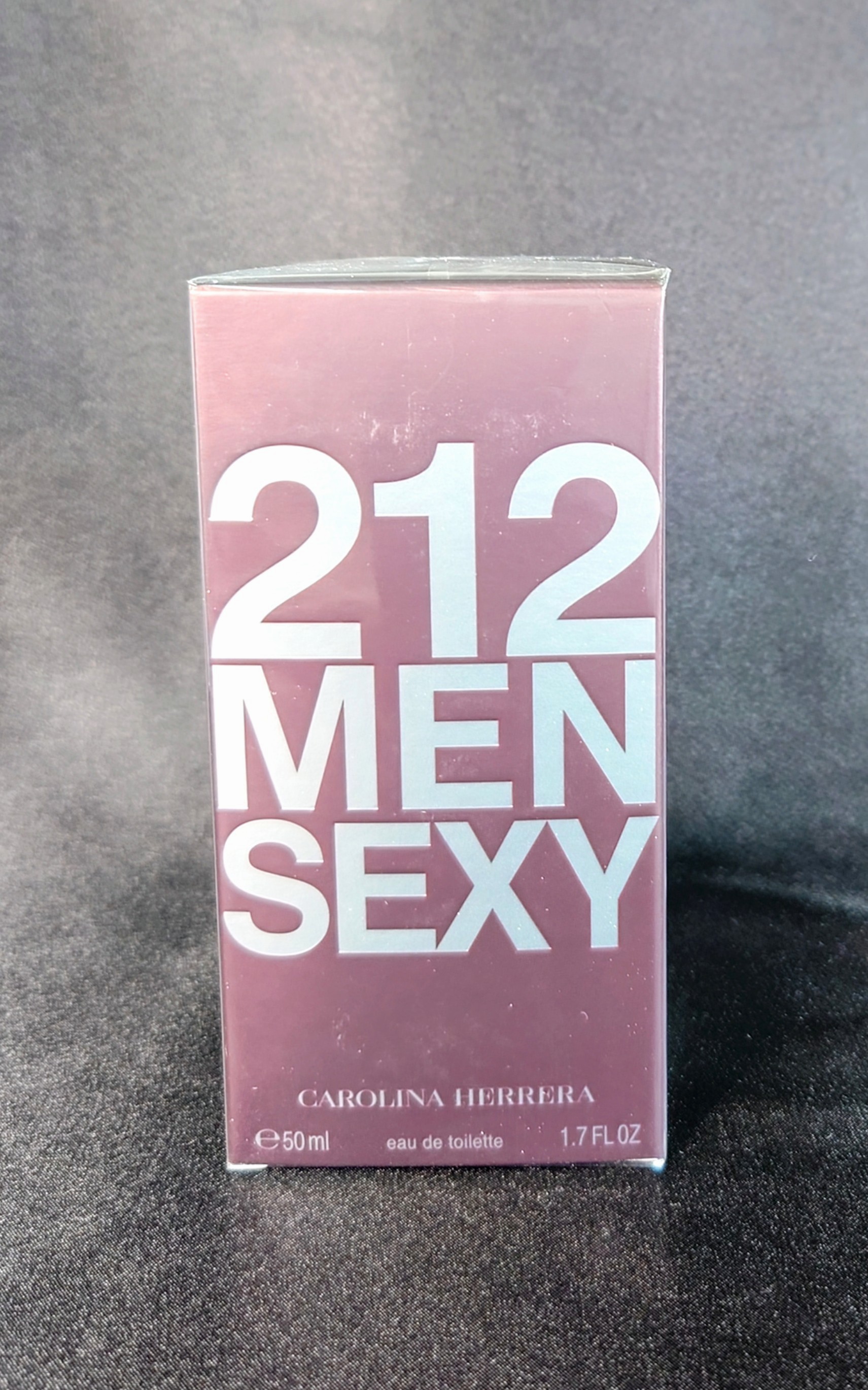 【追加購入】デッドオアアライブくじ　男性用プチギフト（特賞ステッカー付）CAROLINA HERRERA 212MEN SEXYオードトワレ50ml